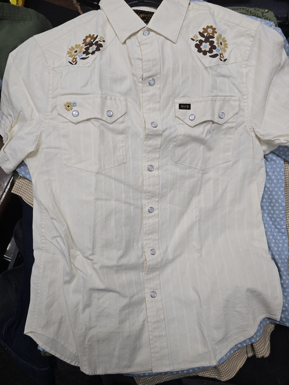 Howler Brothers Crosscut Deluxe Shortsleeve Snapshirt Cream Small